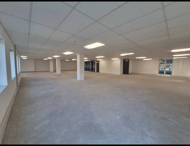 858M² OFFICE TO LET IN WOODMEAD